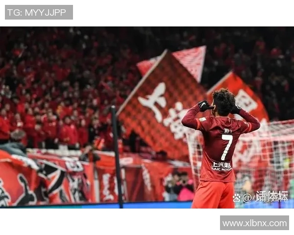 武磊在比赛中梅开二度助力上海海港勇夺胜利展现出色状态