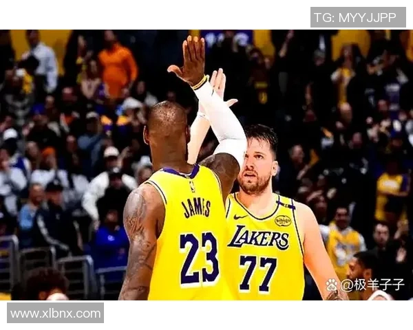 湖人队五连胜,勇夺西部榜首位置,成为赛季最强劲对手 湖人队五连胜,勇夺西部榜首位置,成为赛季最强劲对手