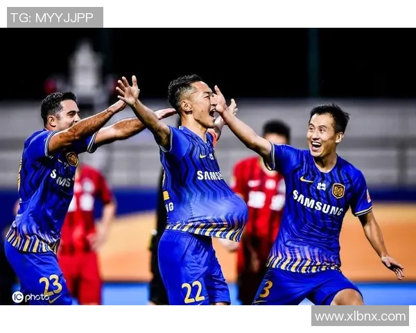 谢鹏飞精彩助攻引领球队逆转胜利展现卓越球技与团队合作精神 谢鹏飞精彩助攻引领球队逆转胜利展现卓越球技与团队合作精神