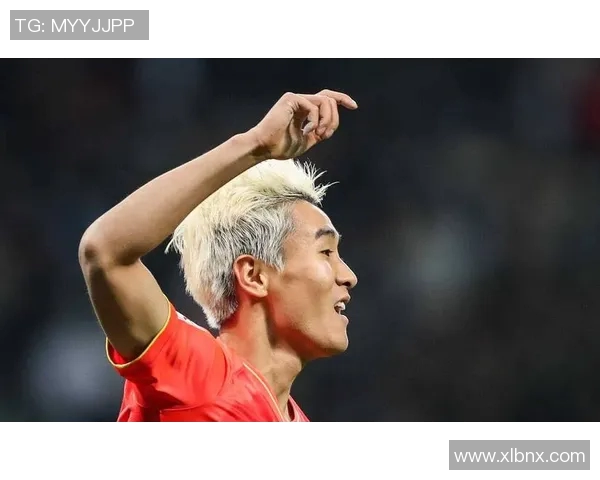 韦世豪精彩抽射远射助力球队逆转胜利展现超凡射术 韦世豪精彩抽射远射助力球队逆转胜利展现超凡射术